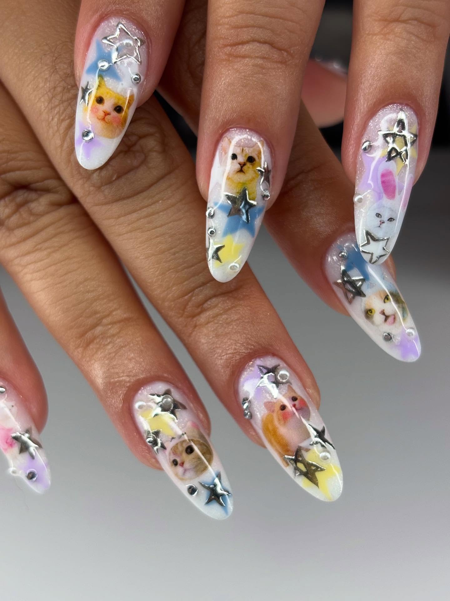 Chatons pastel et strass — nail art La P'tite Manucure