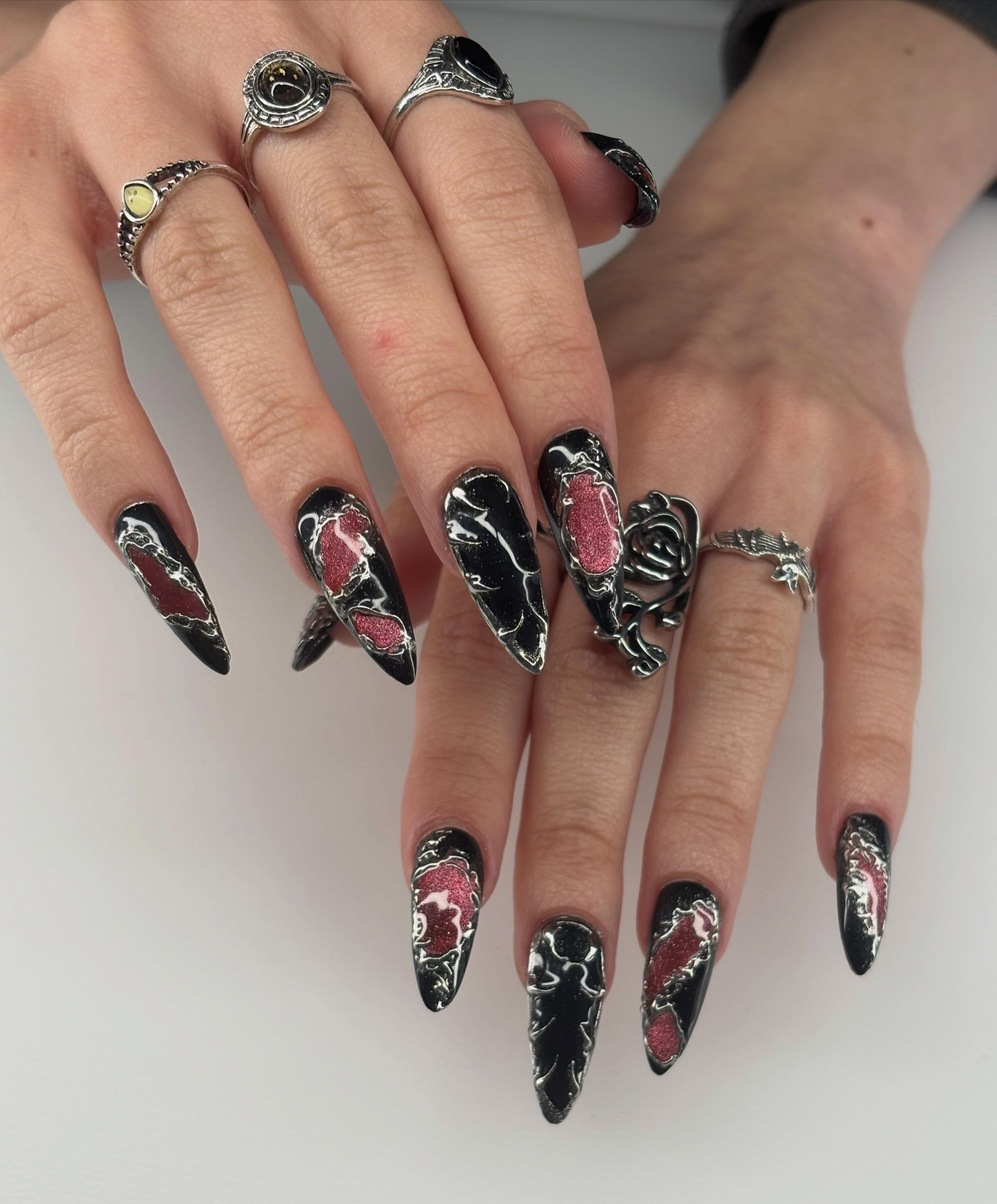 Marbré noir & bagues anciennes — nail art La P'tite Manucure