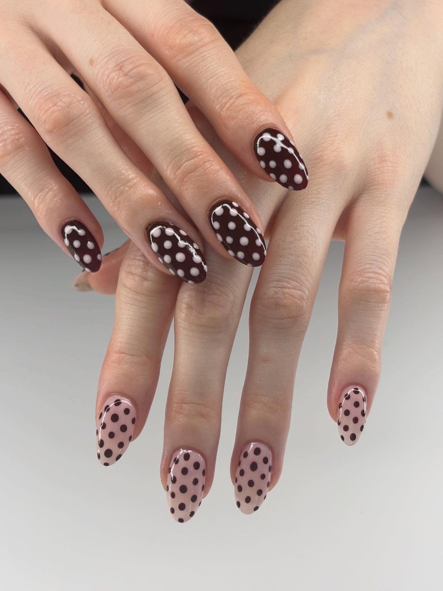 Pois choco & poudré — nail art La P'tite Manucure