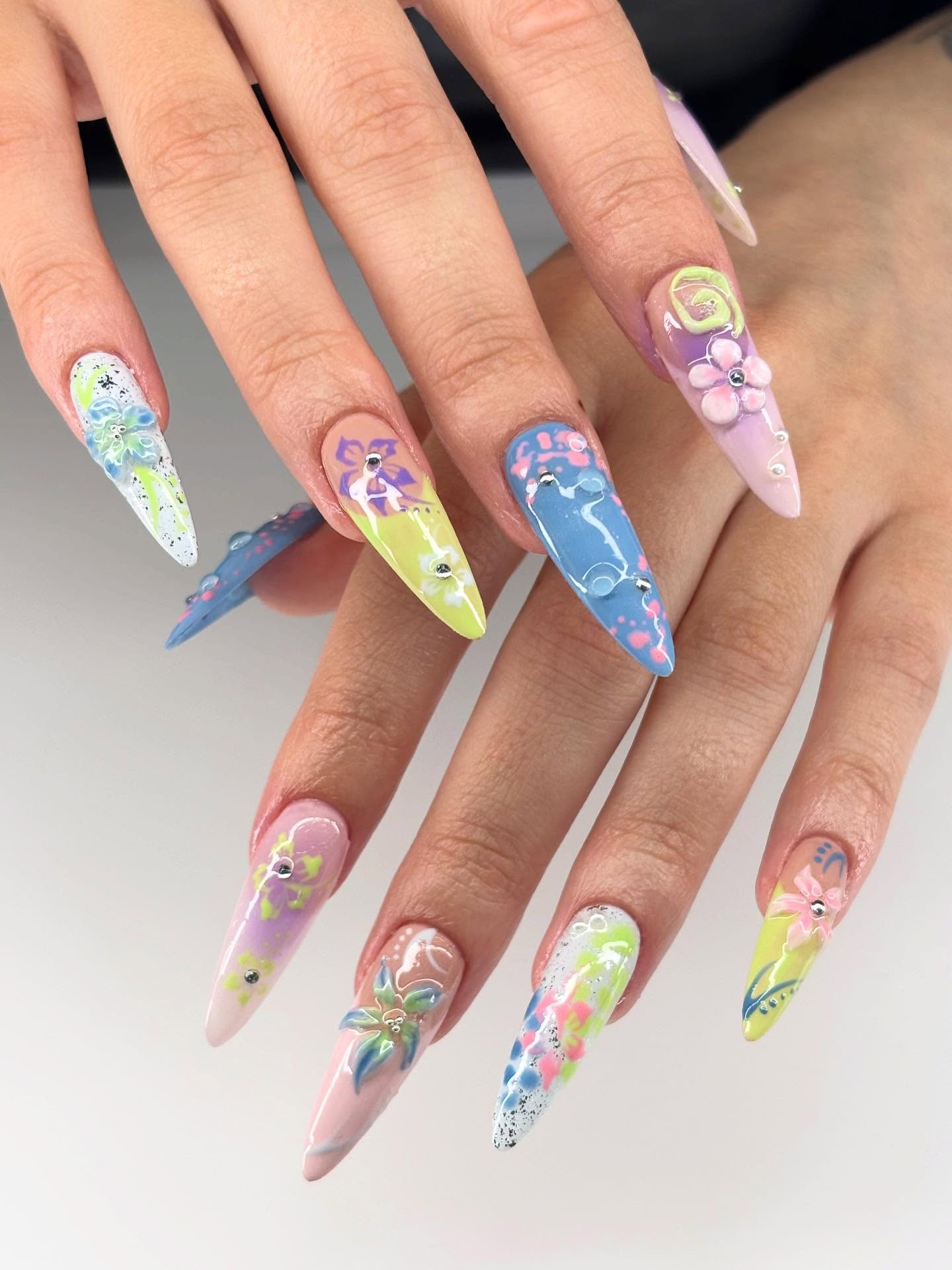 Éclaboussures pastel fleuries — nail art La P'tite Manucure