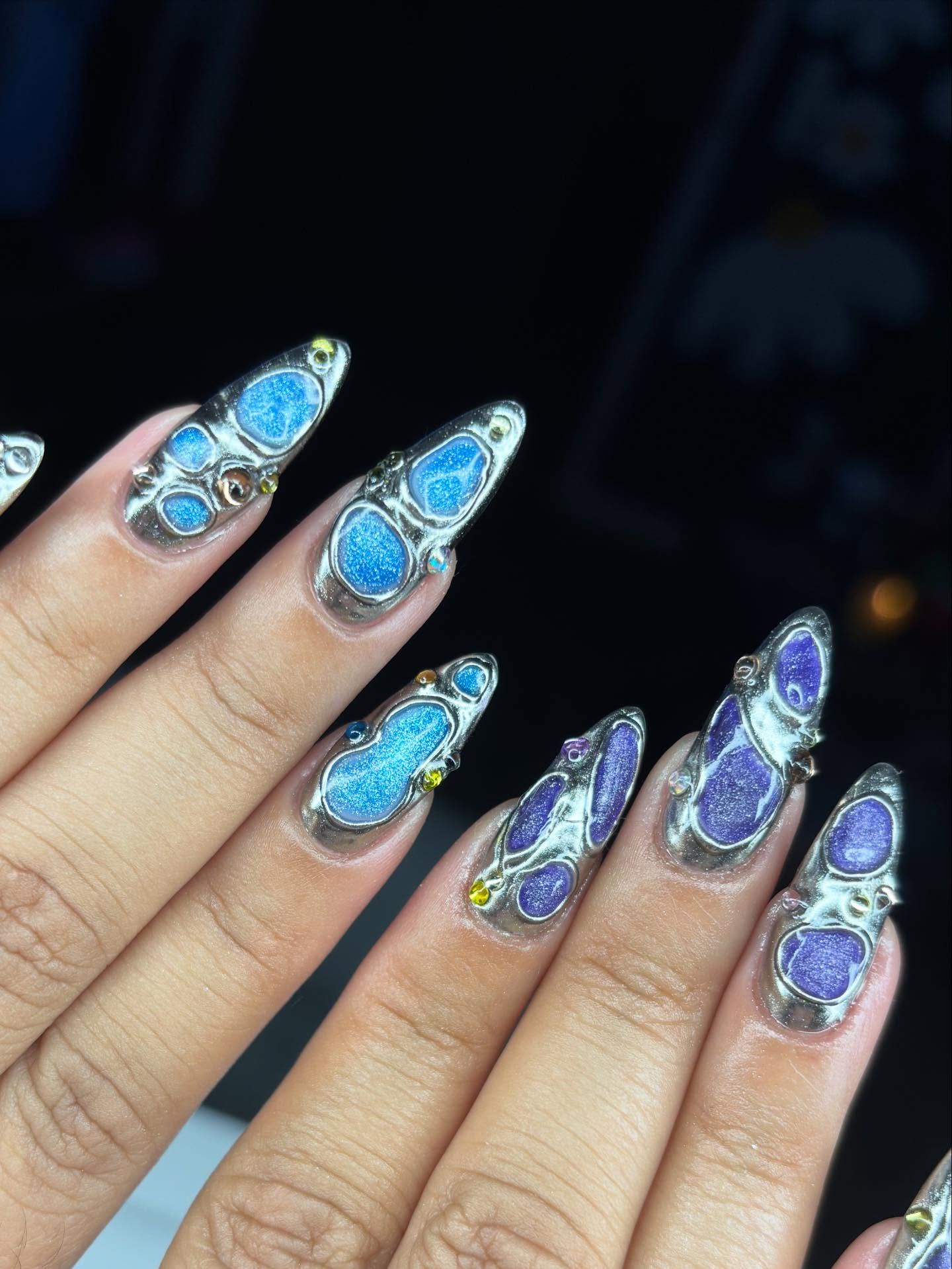 Cage chrome bleu & violet — nail art La P'tite Manucure